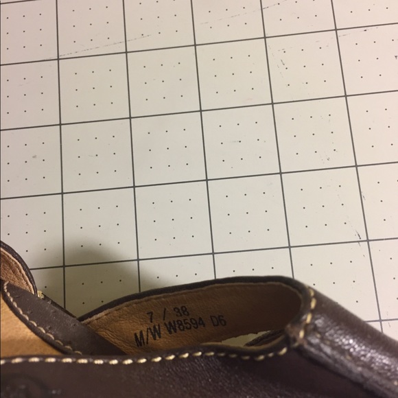 Brown born sandals born worn only once or twice - Picture 2 of 5